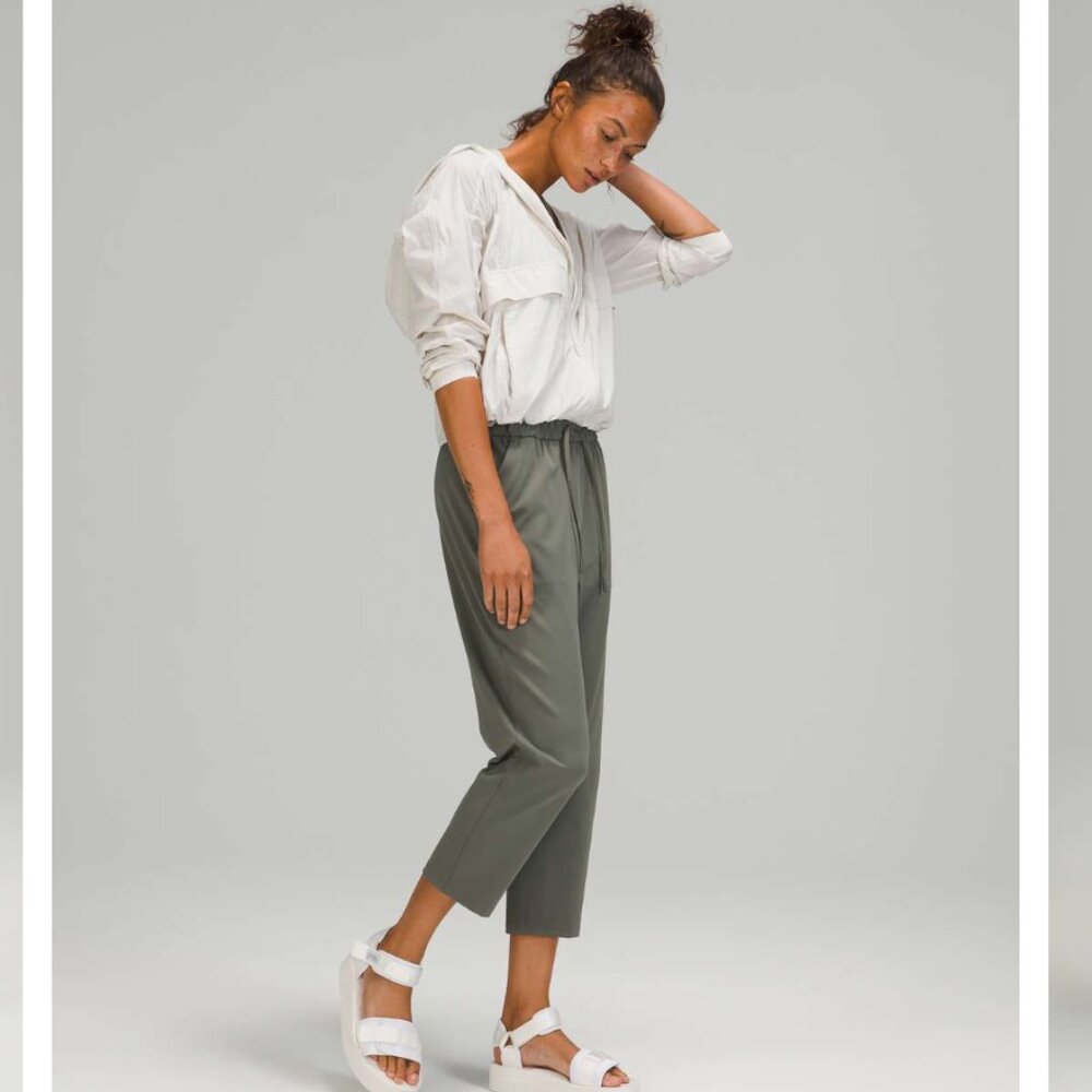 Lululemon Stretch High-Rise Crop 23” Pant Grey Sage Size 6